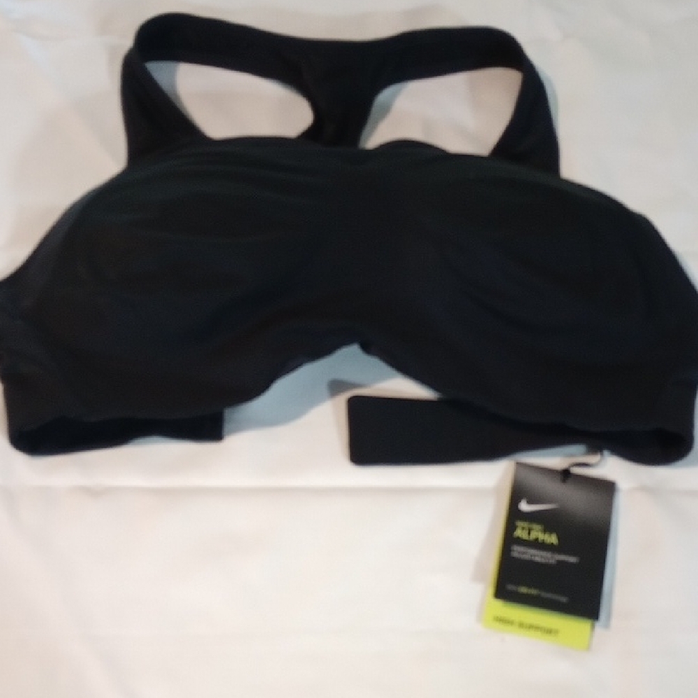 Nike Women's Black Alpha Sports Bra